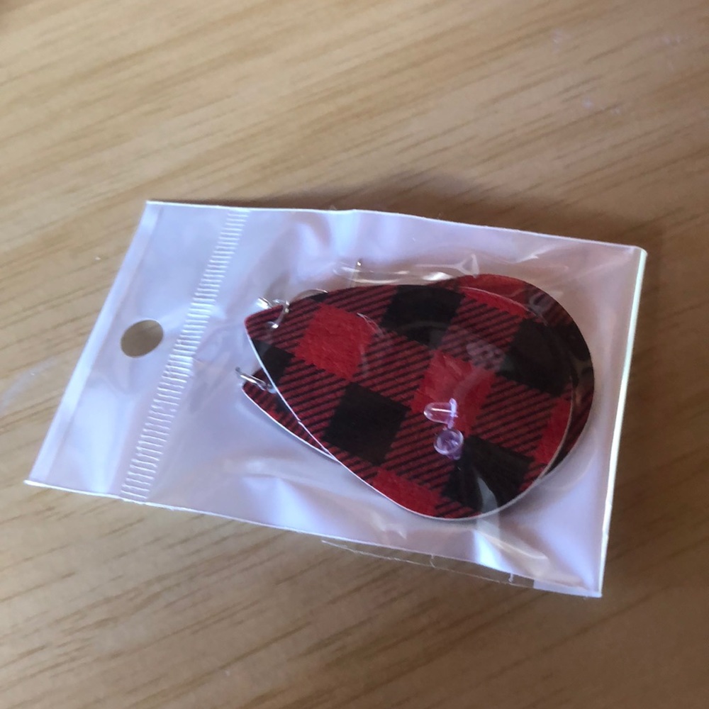 Red & Black Plaid Teardrop Earrings - Picture 3 of 5